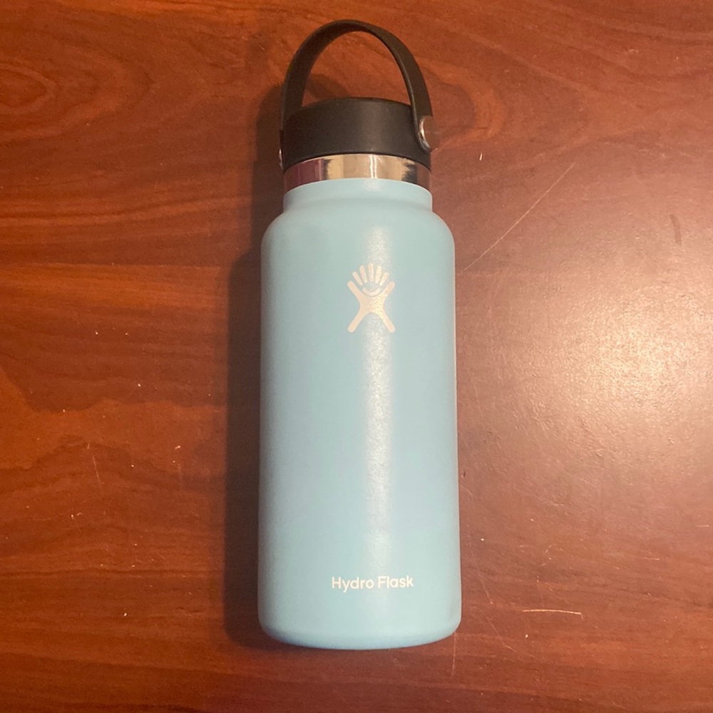 Light Blue 32oz Hydro Flask